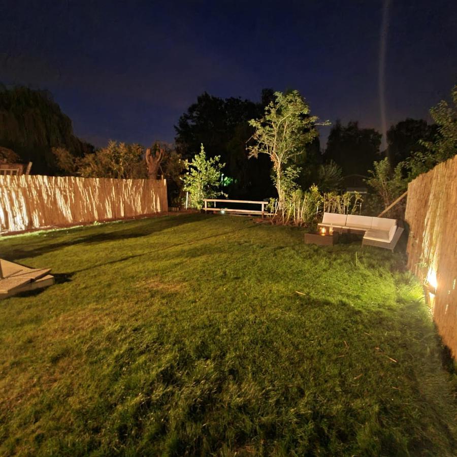 Rustig Gelegen Chalet Kapeki Met Tuin Aan Het Water Vila Geel Exterior foto